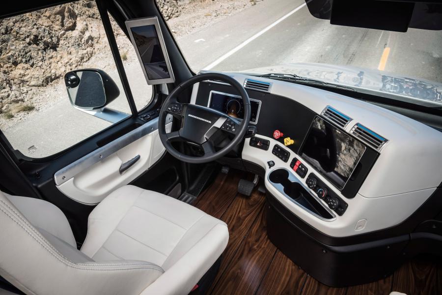  Freightliner Inspiration Truck 2015 года  (фото 5 из 15)
